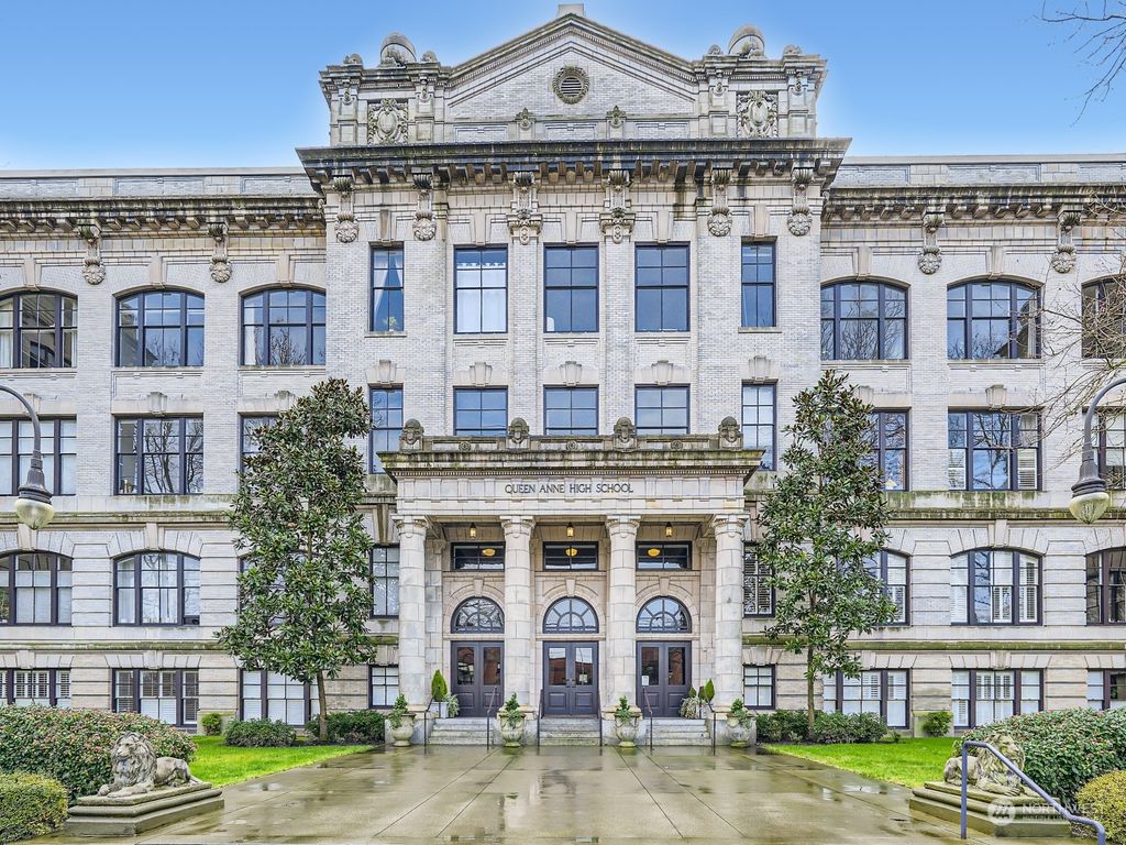 Photo of 201 Galer St St #364, Seattle, WA 98109 (MLS # 2201605)