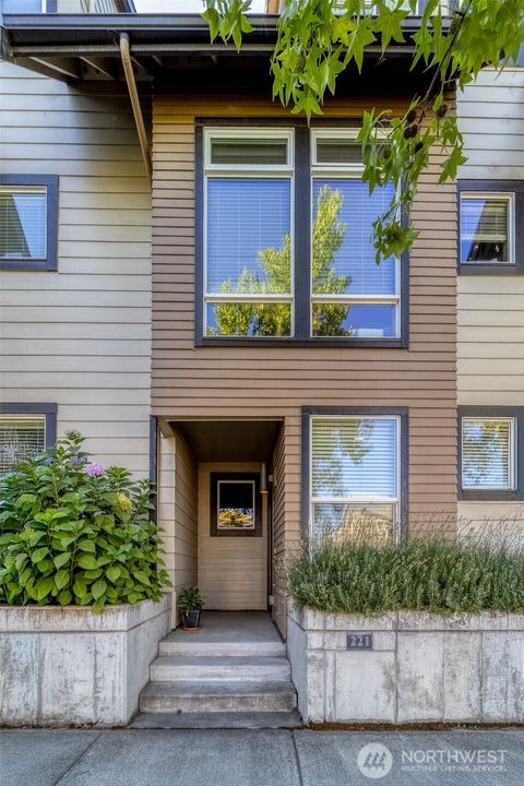 Photo of 221 W Sumach Street, Walla Walla, WA 99362 (MLS # 2415732)
