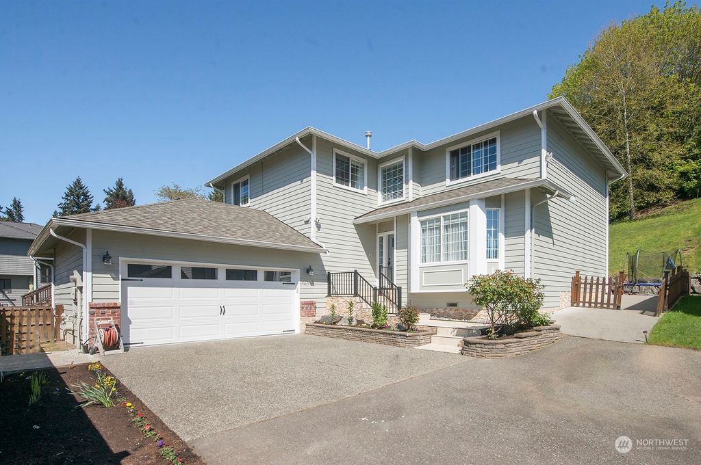 Photo of 21513 12th Avenue W, Lynnwood, WA 98036 (MLS # 2226670)