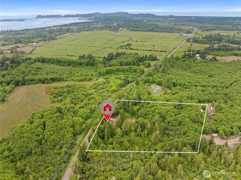 Photo of 2693 State Rt 101, Ilwaco, WA 98624 (MLS # 2482203)