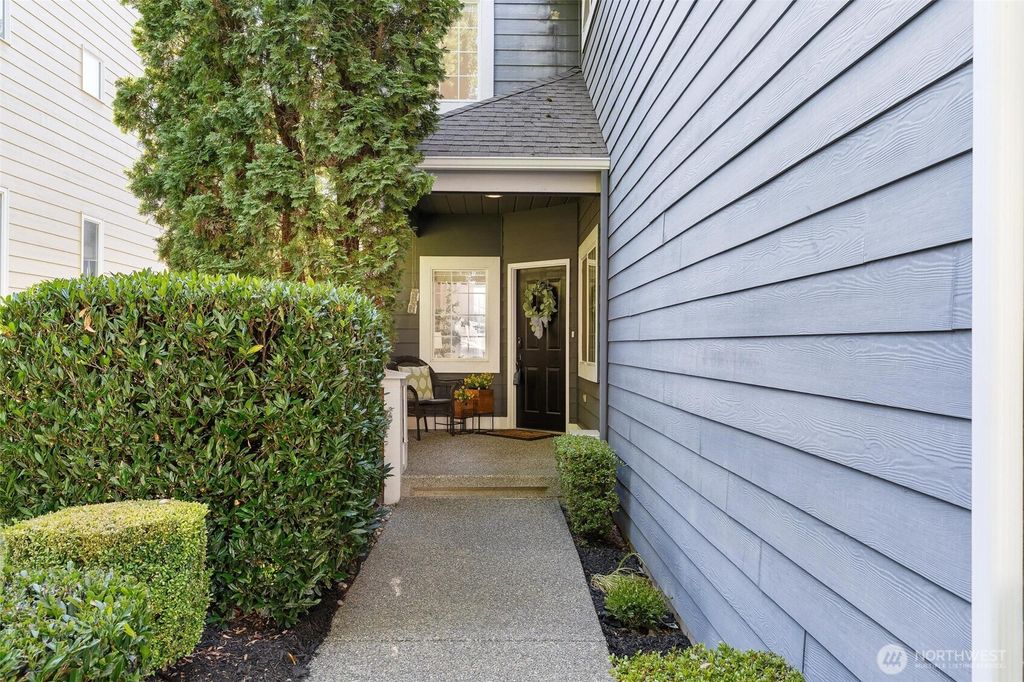 Photo of 523 240th Ave Ave SE, Sammamish, WA 98074 (MLS # 2423299)