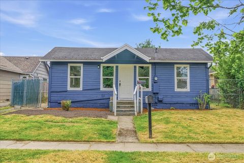 Photo of 1116 9th Avenue, Longview, WA 98632 (MLS # 2531931)