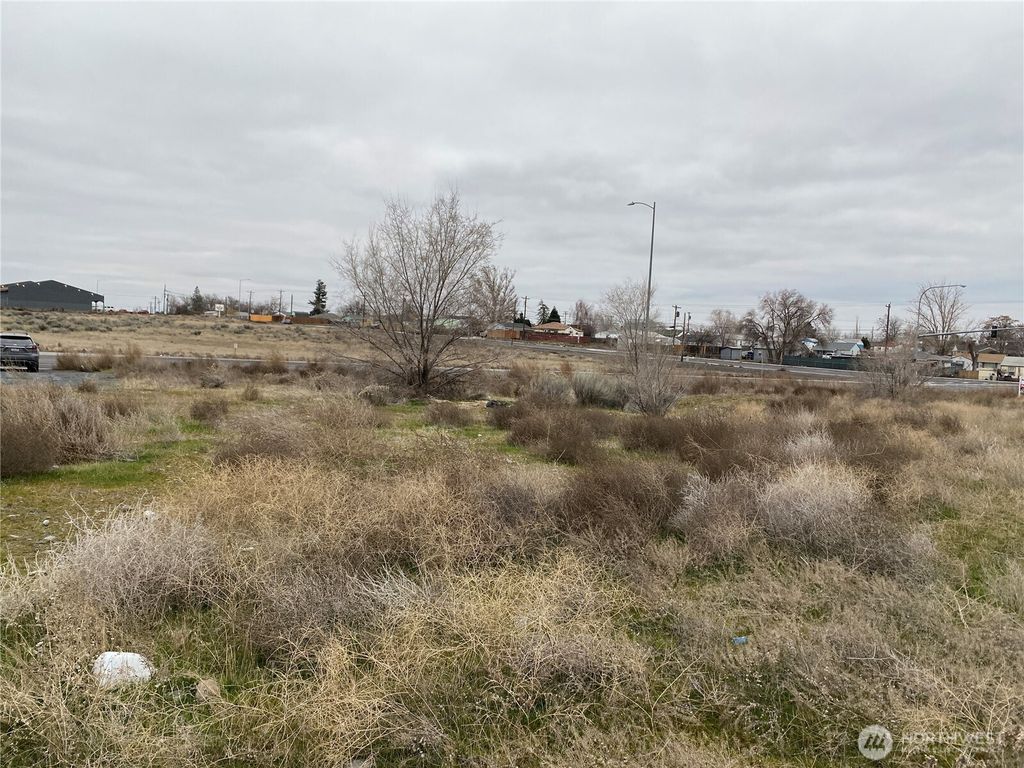 Photo of 74 X N Central Drive, Moses Lake, WA 98837 (MLS # 2471450)