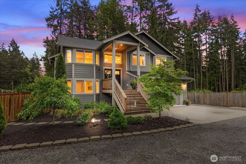 Photo of 19827 Cypress Way Way, Lynnwood, WA 98036 (MLS # 2523718)