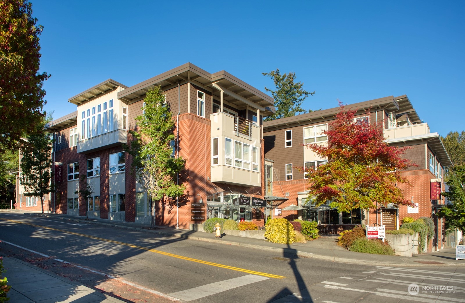 400 Winslow Way E A - E