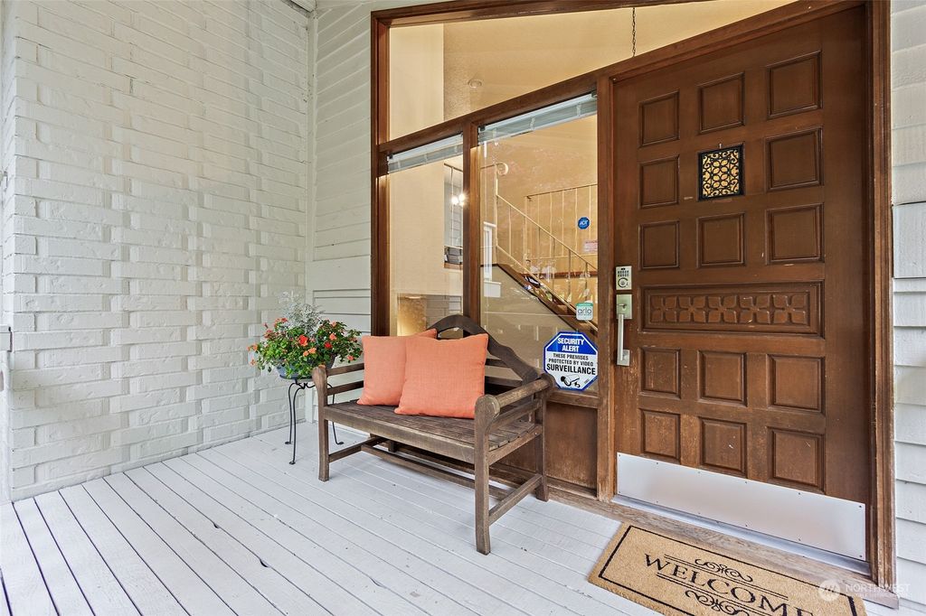 Photo of 19918 89th Place W, Edmonds, WA 98026 (MLS # 2157953)