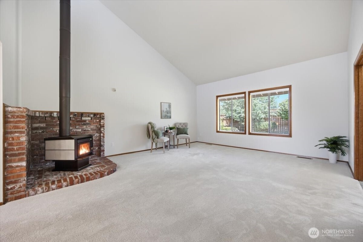 4711 Maple Ave