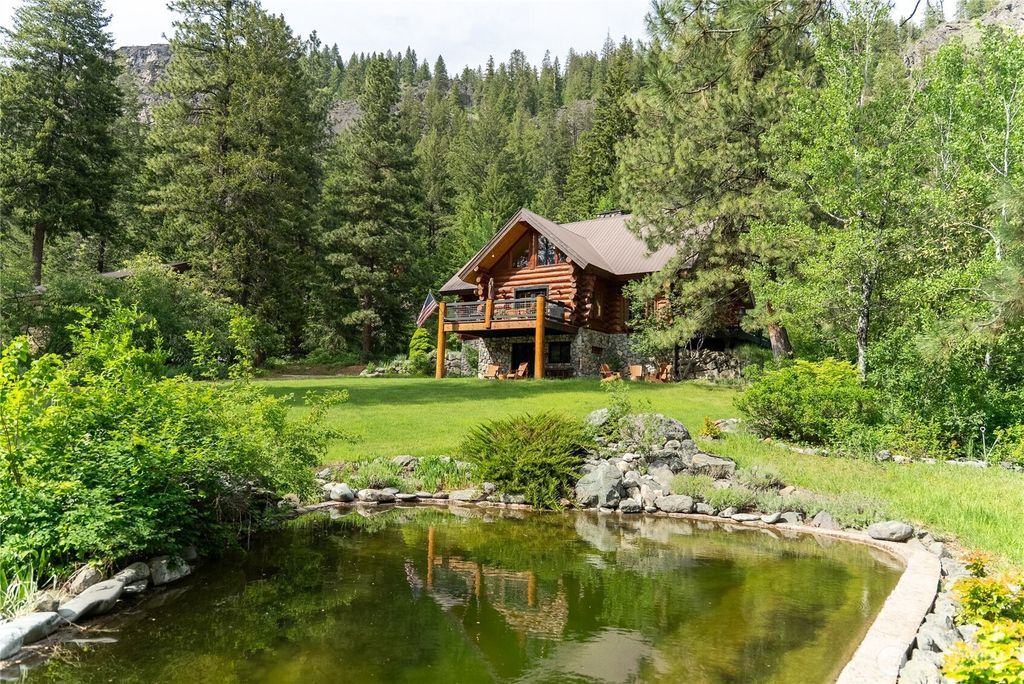 Photo of 116 Lost River Road, Mazama, WA 98833 (MLS # 2521018)