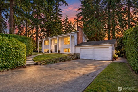 Photo of 7721 NE 24th Street, Medina, WA 98039 (MLS # 2591681)