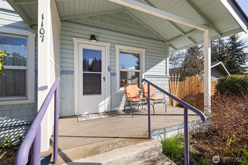 Photo of 1107 W 16th Street, Port Angeles, WA 98363 (MLS # 2483371)