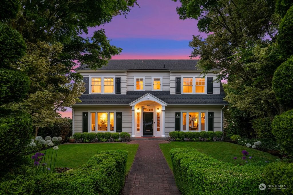 Photo of 525 W Kinnear Place, Seattle, WA 98119 (MLS # 2071008)