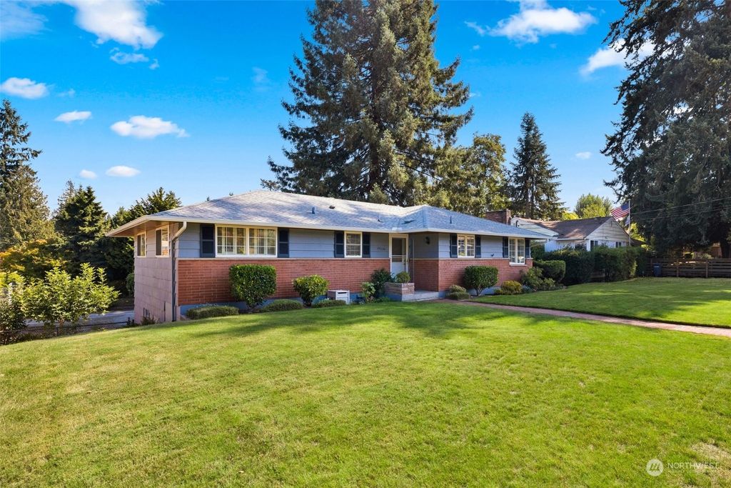 Photo of 20120 3rd Avenue S, Des Moines, WA 98198 (MLS # 2154104)