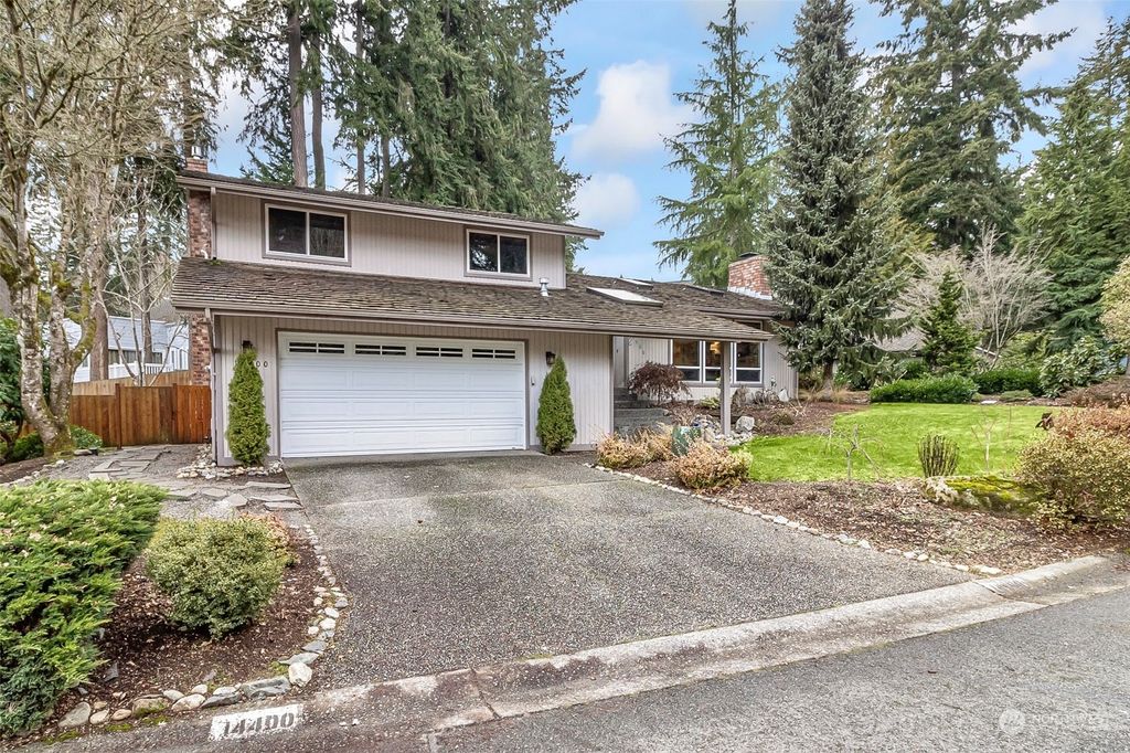 Photo of 14400 27th Drive SE, Mill Creek, WA 98012 (MLS # 2035948)