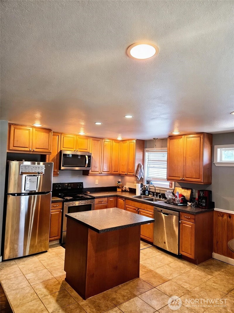 2000 E Highland Avenue
