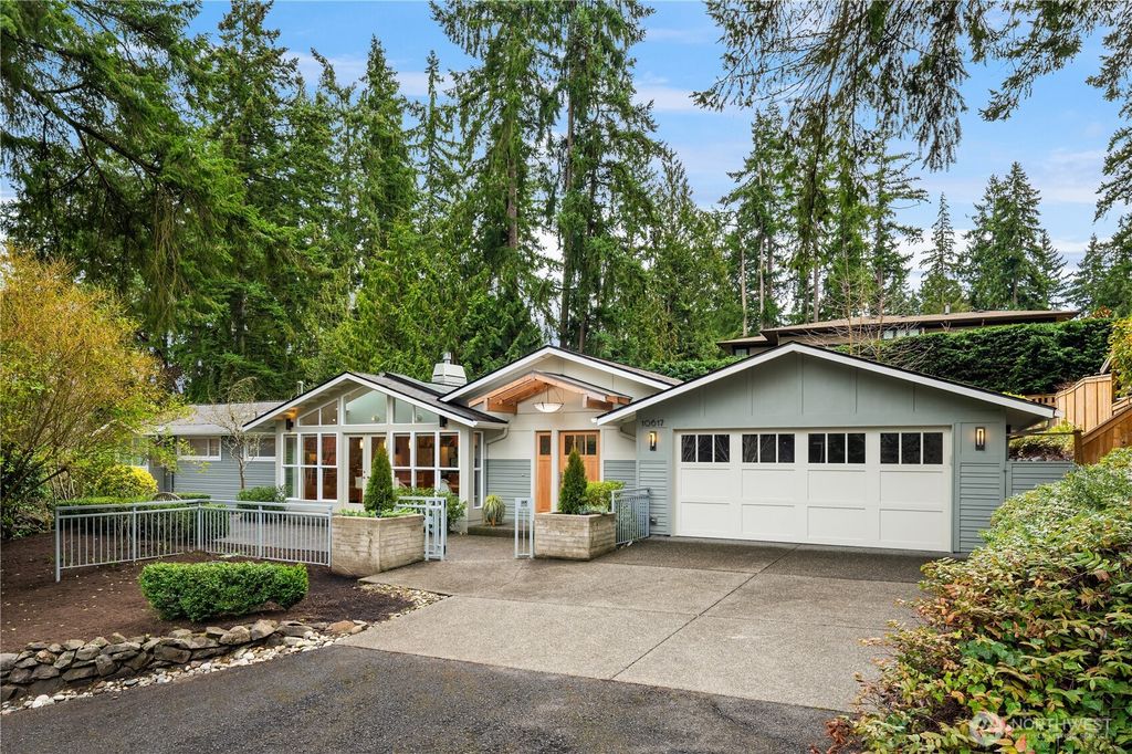 Photo of 10617 SE 18th Street, Bellevue, WA 98004 (MLS # 2487157)