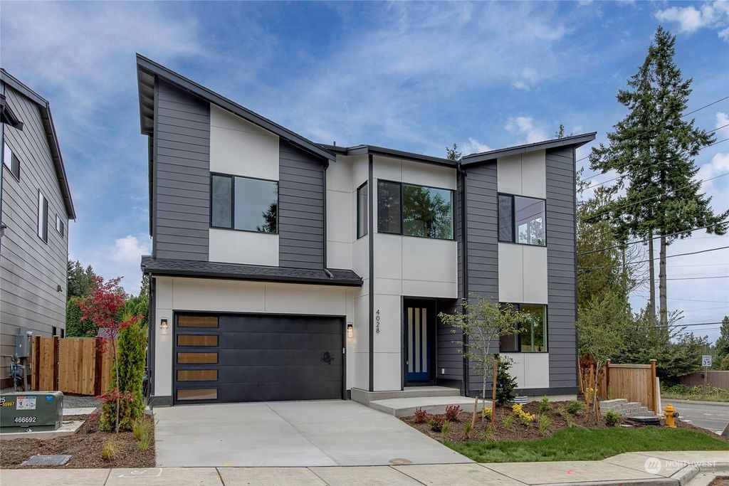 Photo of 13401 Beverly Park Road #1, Lynnwood, WA 98087 (MLS # 2298094)