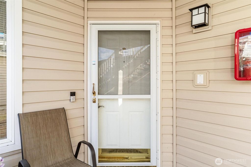 Photo of 11130 SE 208th Street #M104, Kent, WA 98031 (MLS # 2470028)