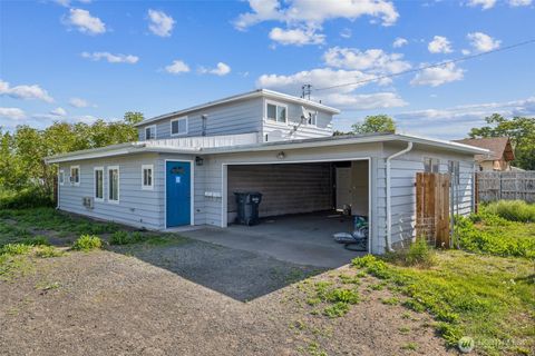Photo of 47 SE 10th Street, College Place, WA 99324 (MLS # 2378279)