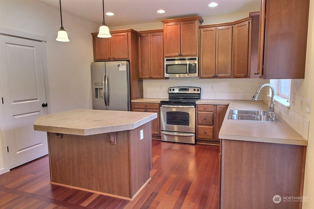 Photo of 24022 221st Lane SE, Maple Valley, WA 98038 (MLS # 2191556)
