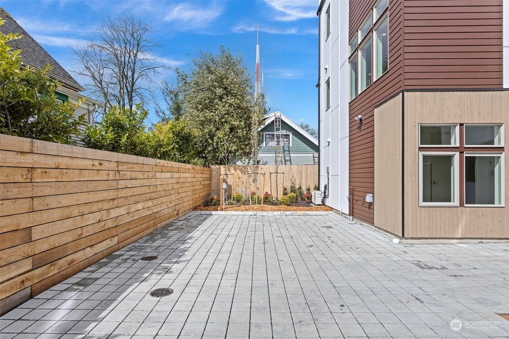 Photo of 1615 23rd Avenue, Seattle, WA 98122 (MLS # 2230488)