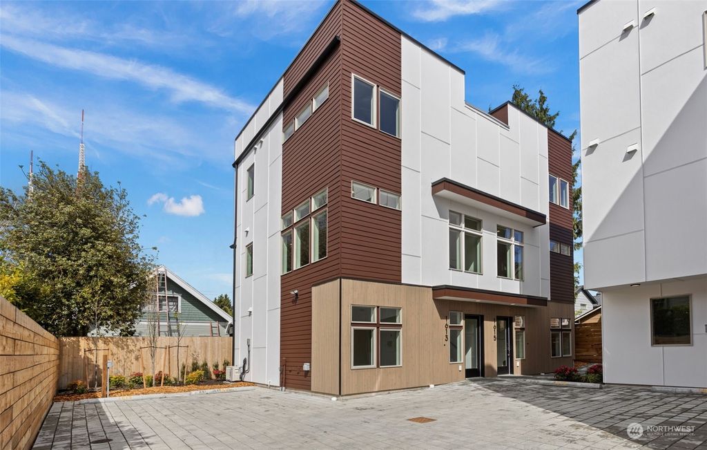 Photo of 1615 23rd Avenue, Seattle, WA 98122 (MLS # 2230488)