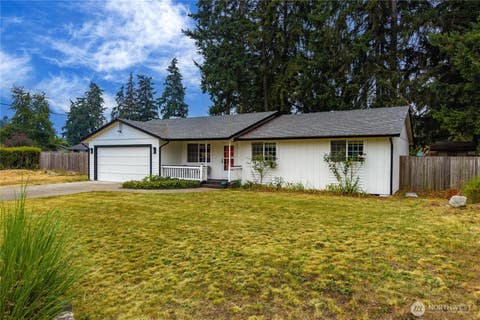 Photo of 17110 11th Avenue Ct E, Spanaway, WA 98387 (MLS # 2571457)
