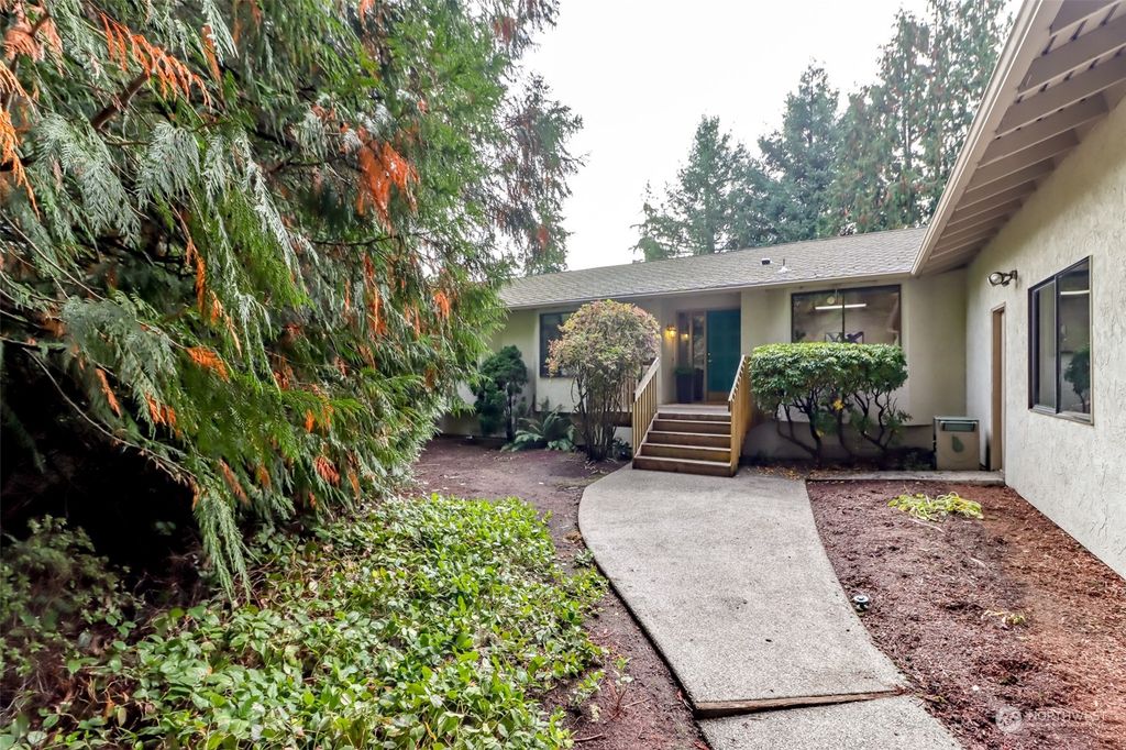 Photo of 17643 NE 30th Place, Redmond, WA 98052 (MLS # 2300449)