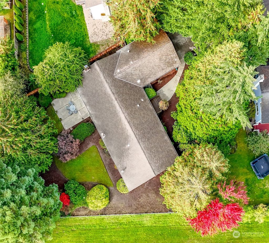 Photo of 17643 NE 30th Place, Redmond, WA 98052 (MLS # 2300449)