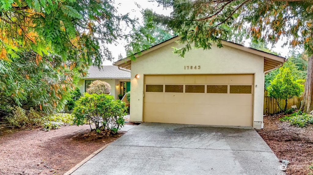 Photo of 17643 NE 30th Place, Redmond, WA 98052 (MLS # 2300449)