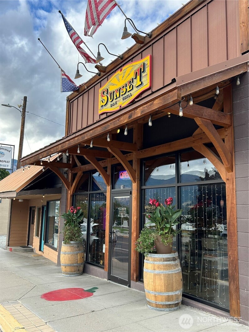 76 Wapato Way