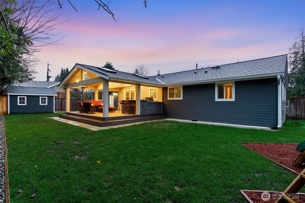 Photo of 15304 Larch Way, Lynnwood, WA 98087 (MLS # 2488592)