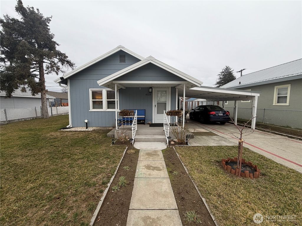 Photo of 409 S Birch Street, Omak, WA 98841 (MLS # 2478225)