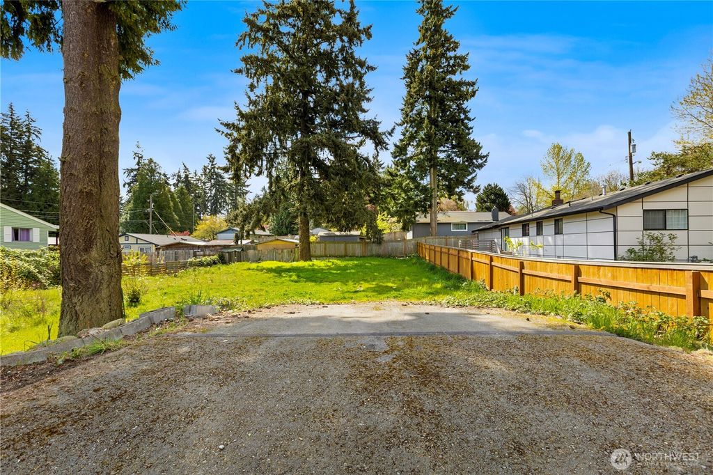 Photo of 1415 SW 356th Street, Federal Way, WA 98023 (MLS # 2511188)