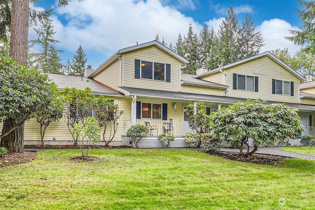 Photo of 111 S 325th Pl Pl, Federal Way, WA 98003 (MLS # 2170411)