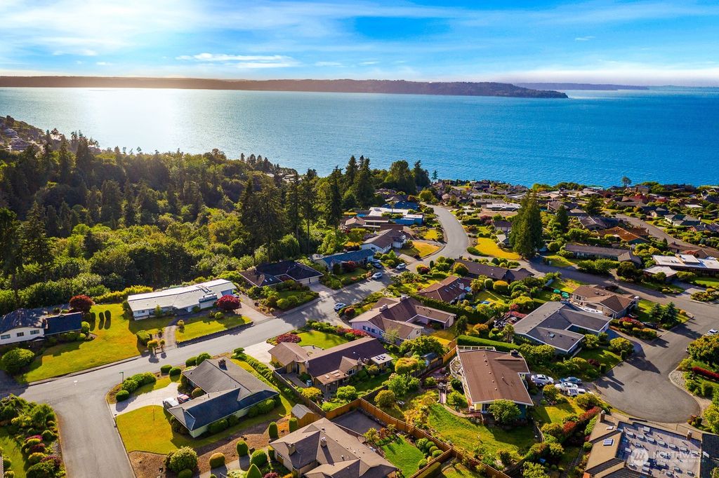 Photo of 29334 7th Place S, Federal Way, WA 98003 (MLS # 2249877)