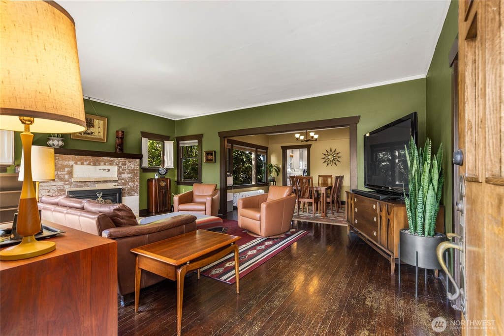 Photo of 1532 Baker Avenue, Everett, WA 98201 (MLS # 2554748)