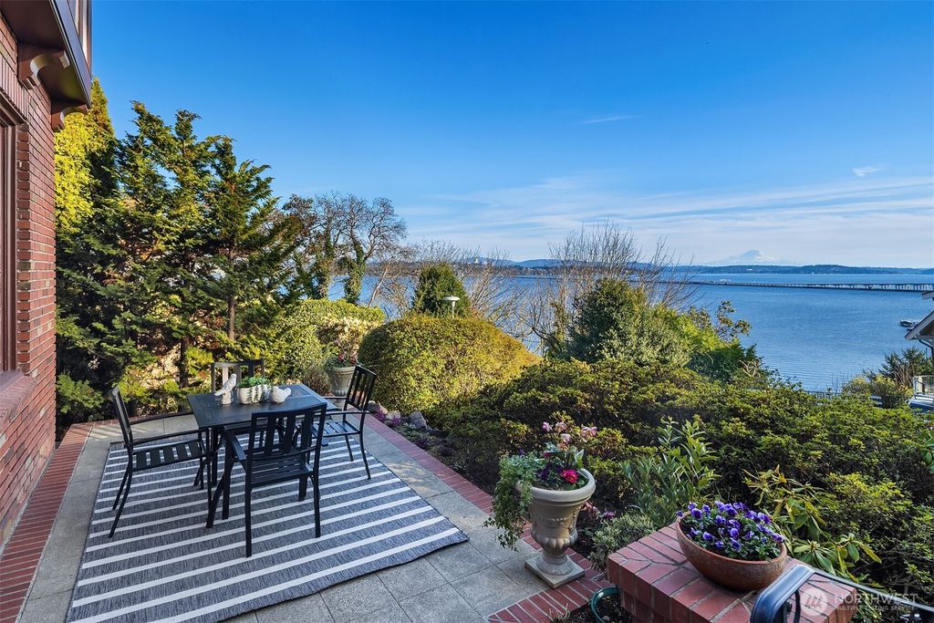 Photo of 3419 E Laurelhurst Drive NE, Seattle, WA 98105 (MLS # 2486939)