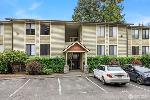 Photo of 11801 100th Avenue NE #A103, Kirkland, WA 98034 (MLS # 2579633)