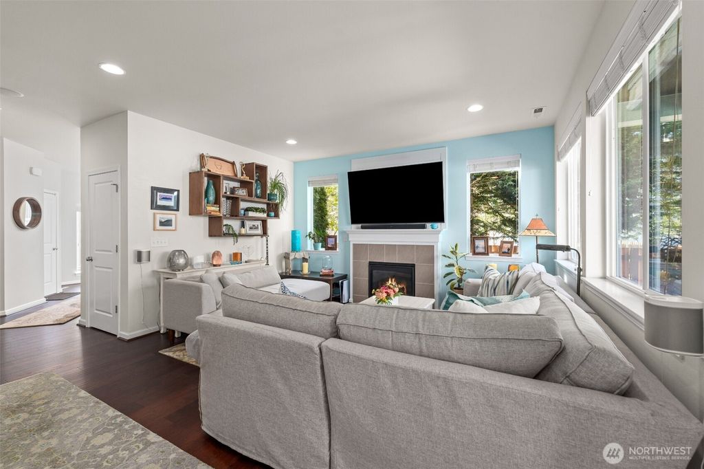 Photo of 4309 30th Drive SE, Everett, WA 98203 (MLS # 2486806)