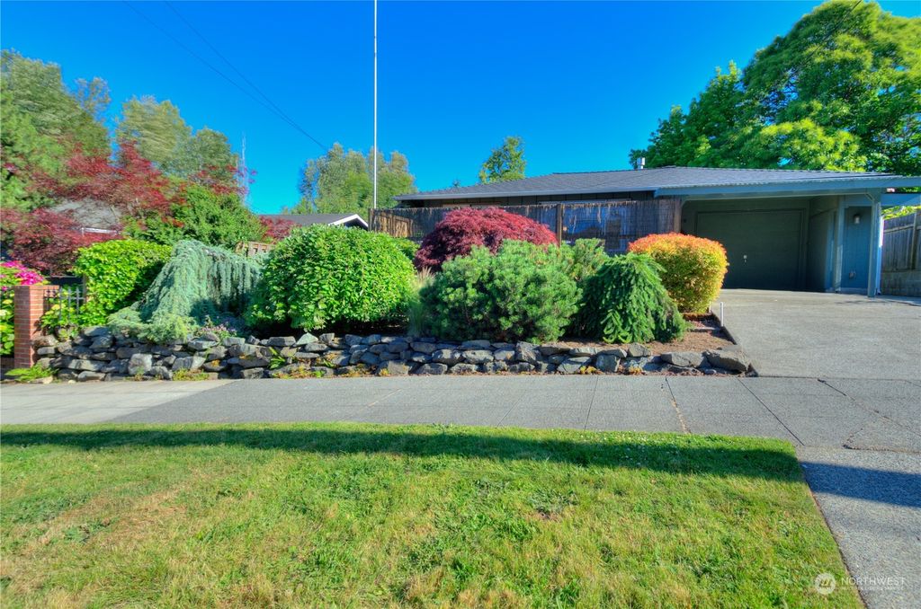 Photo of 2809 SW Adams Street, Seattle, WA 98126 (MLS # 2250623)
