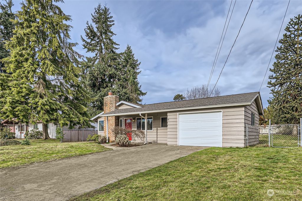 Photo of 1919 200th Place SW, Lynnwood, WA 98036 (MLS # 2194629)