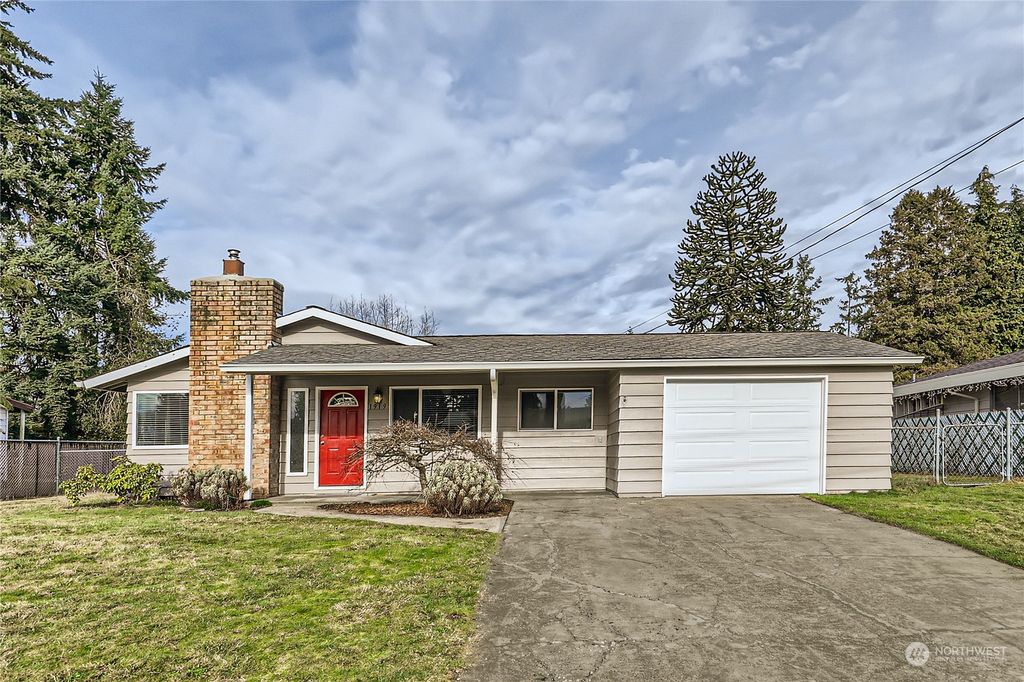Photo of 1919 200th Place SW, Lynnwood, WA 98036 (MLS # 2194629)