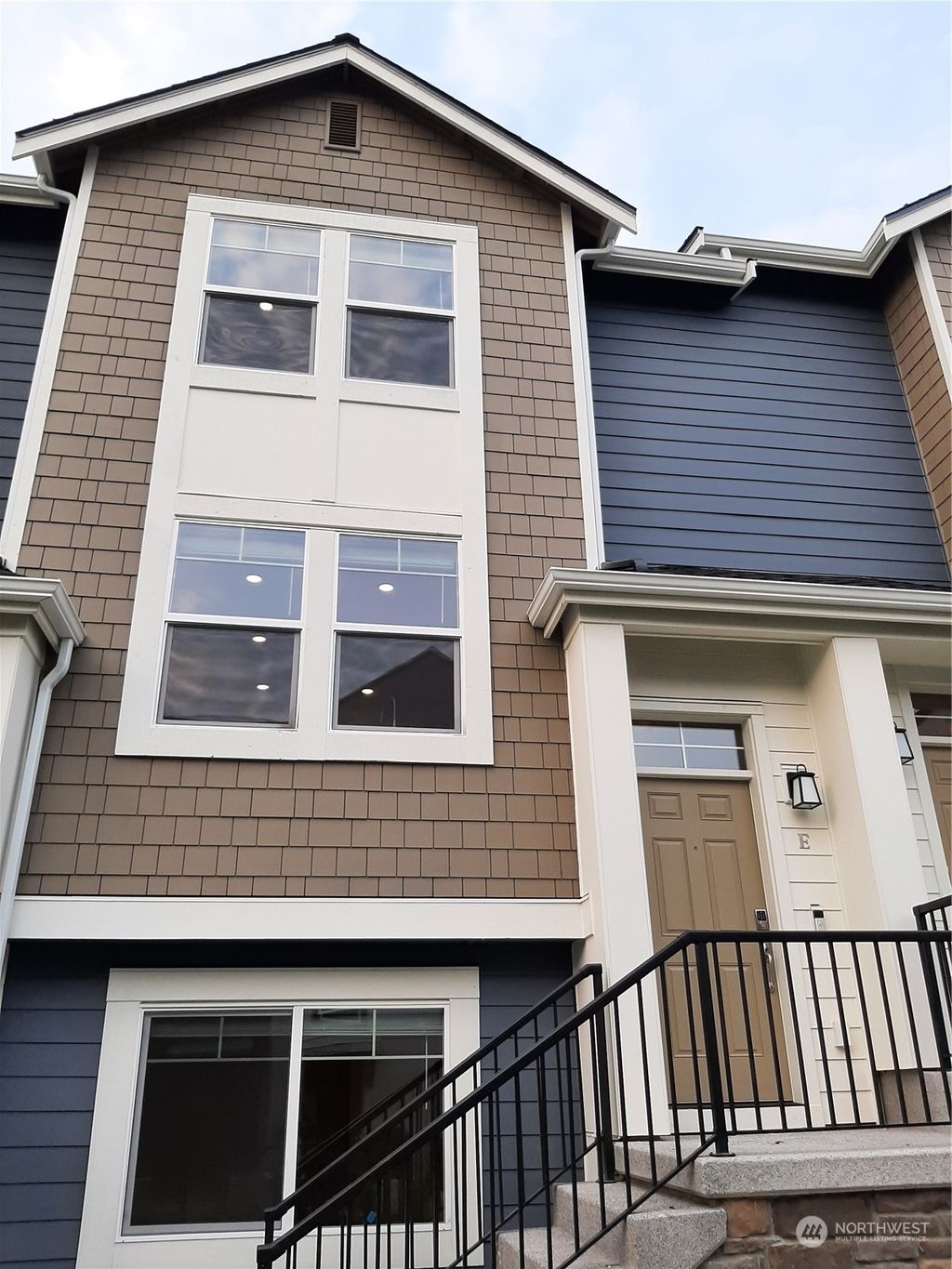 Photo of 12005 NE 193rd Lane #E, Bothell, WA 98011 (MLS # 2205745)