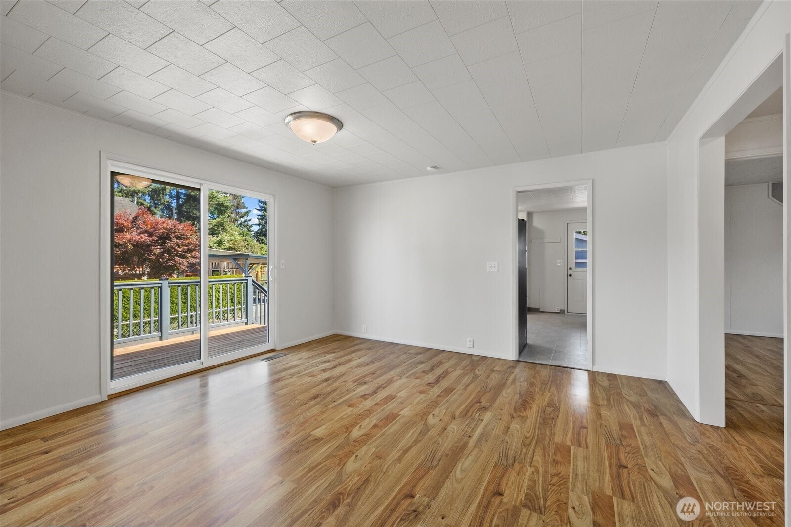 806 4th Street SE