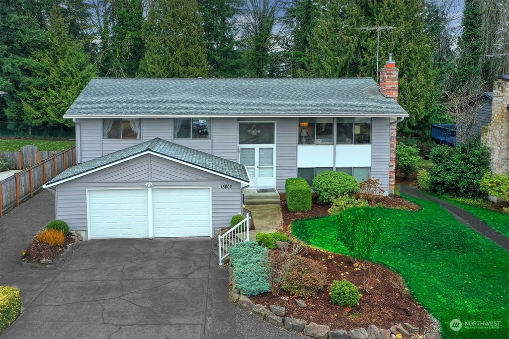 Photo of 15802 119th Avenue NE, Bothell, WA 98011 (MLS # 2032395)