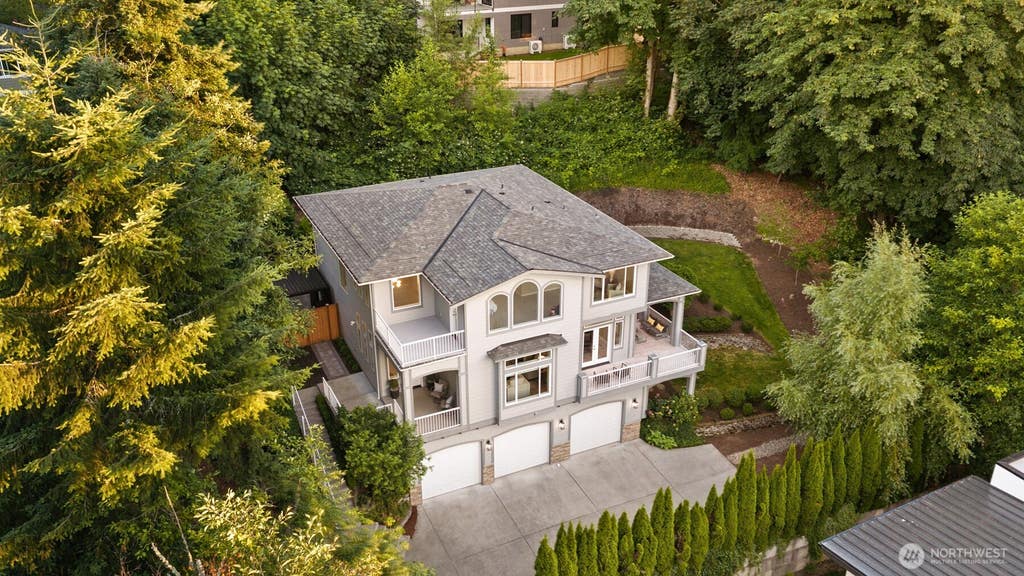 Photo of 16125 SE 44th Way, Bellevue, WA 98006 (MLS # 2561837)