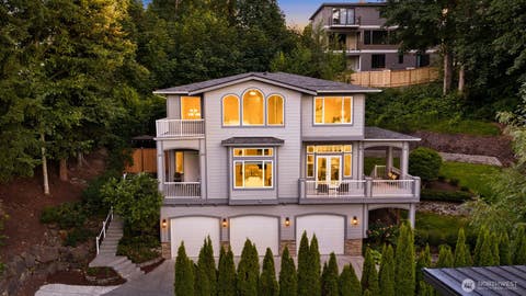 Photo of 16125 SE 44th Way, Bellevue, WA 98006 (MLS # 2561837)