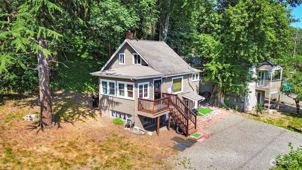 Photo of 6941 24th Avenue SW, Seattle, WA 98106 (MLS # 2271326)