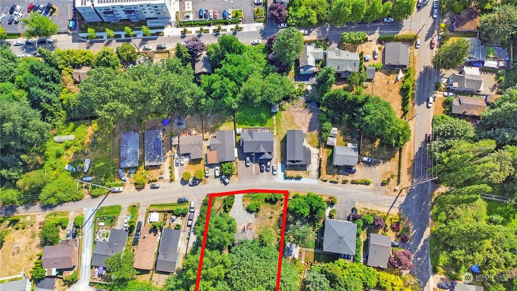 Photo of 6941 24th Avenue SW, Seattle, WA 98106 (MLS # 2271326)