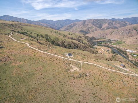 Photo of 15 Cowboy Road, Pateros, WA 98846 (MLS # 2394259)